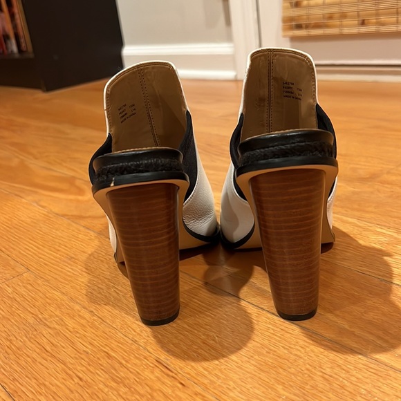 Sandals - Picture 4 of 11